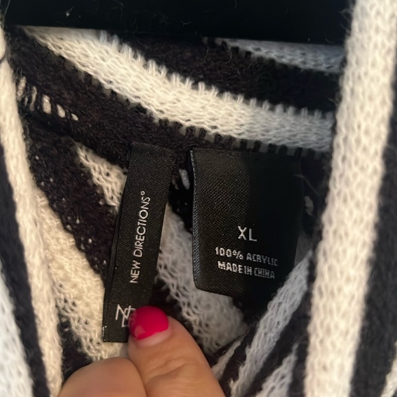 New Directions Shawl - Picture 3 of 3